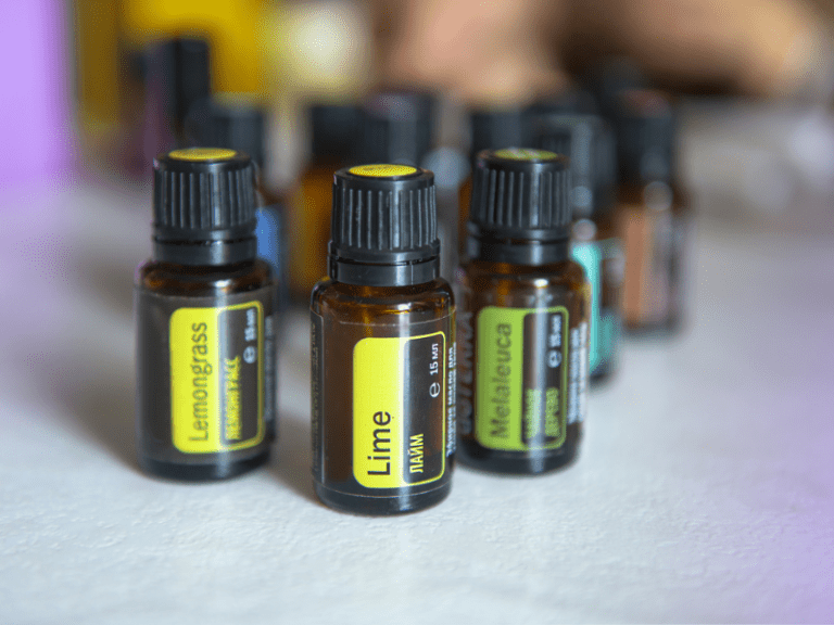 9 Essential Oils for Chickens & How to Use Them